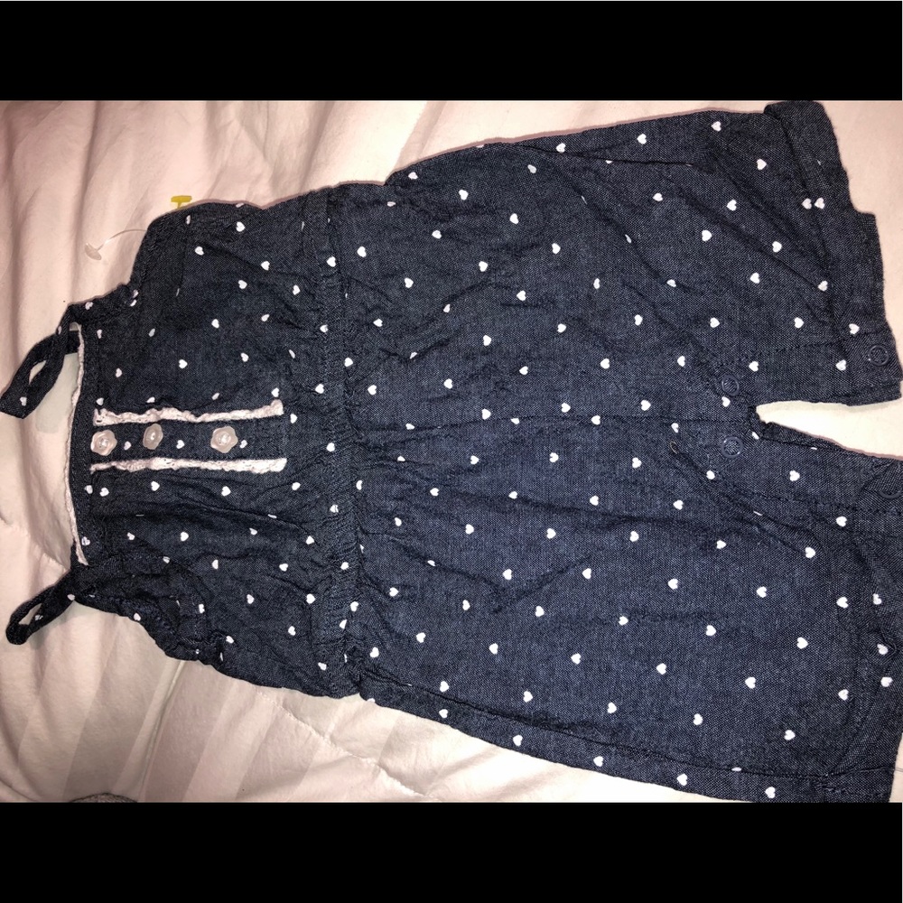 NEW w/ partial tag baby dress w/ white hearts.🤍